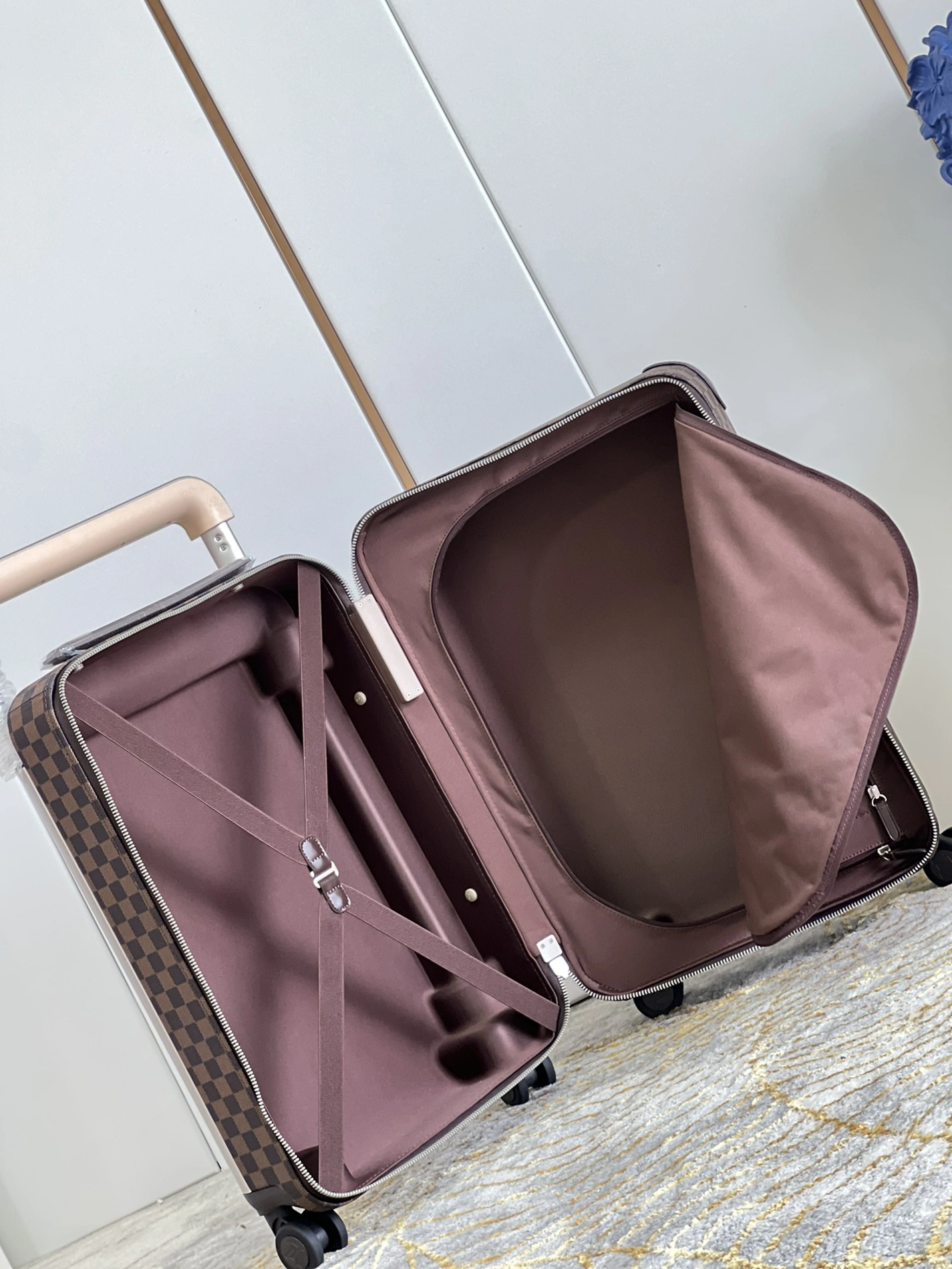 SportInspired 1704 Louis Vuitton Luggage