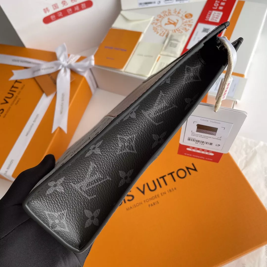 SportInspired 1747 Louis Vuitton AAA Quality Wallets