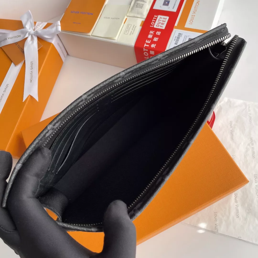 SportInspired 1747 Louis Vuitton AAA Quality Wallets