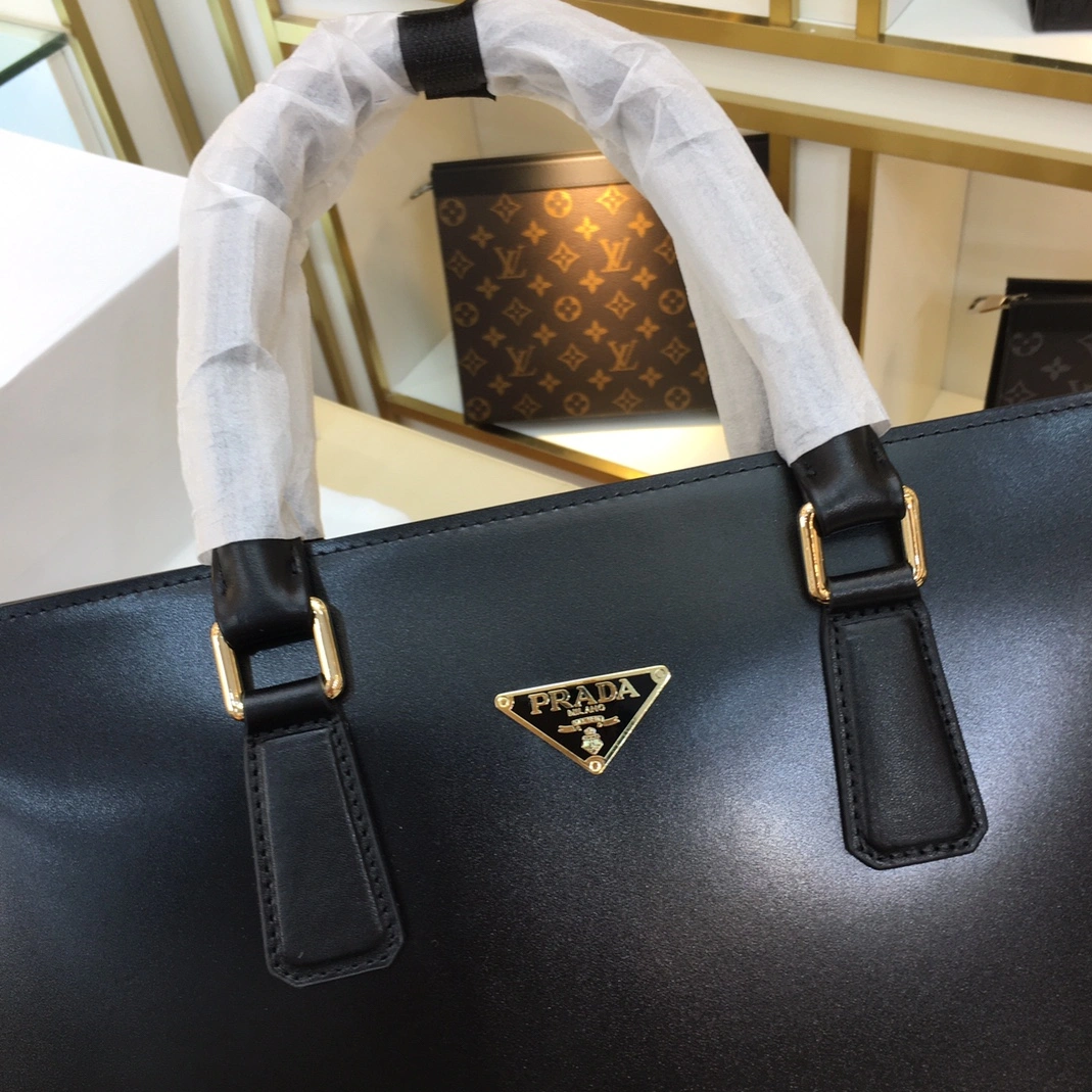 SportInspired 1800 Prada AAA Man Handbags