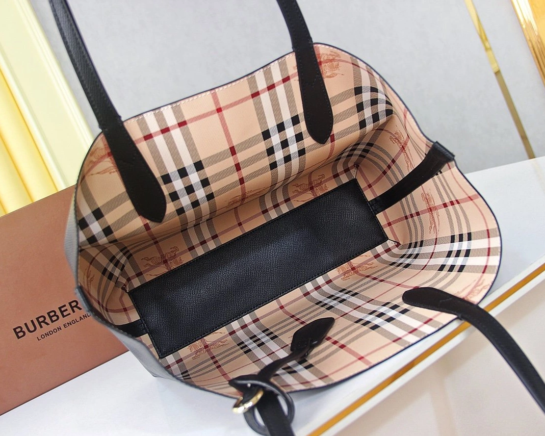 SportInspired 1942 Burberry AAA Handbags For Women