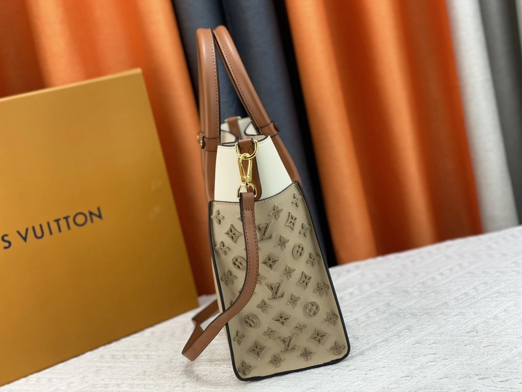 SportInspired 2032 Louis Vuitton AAA Quality Handbags For Women