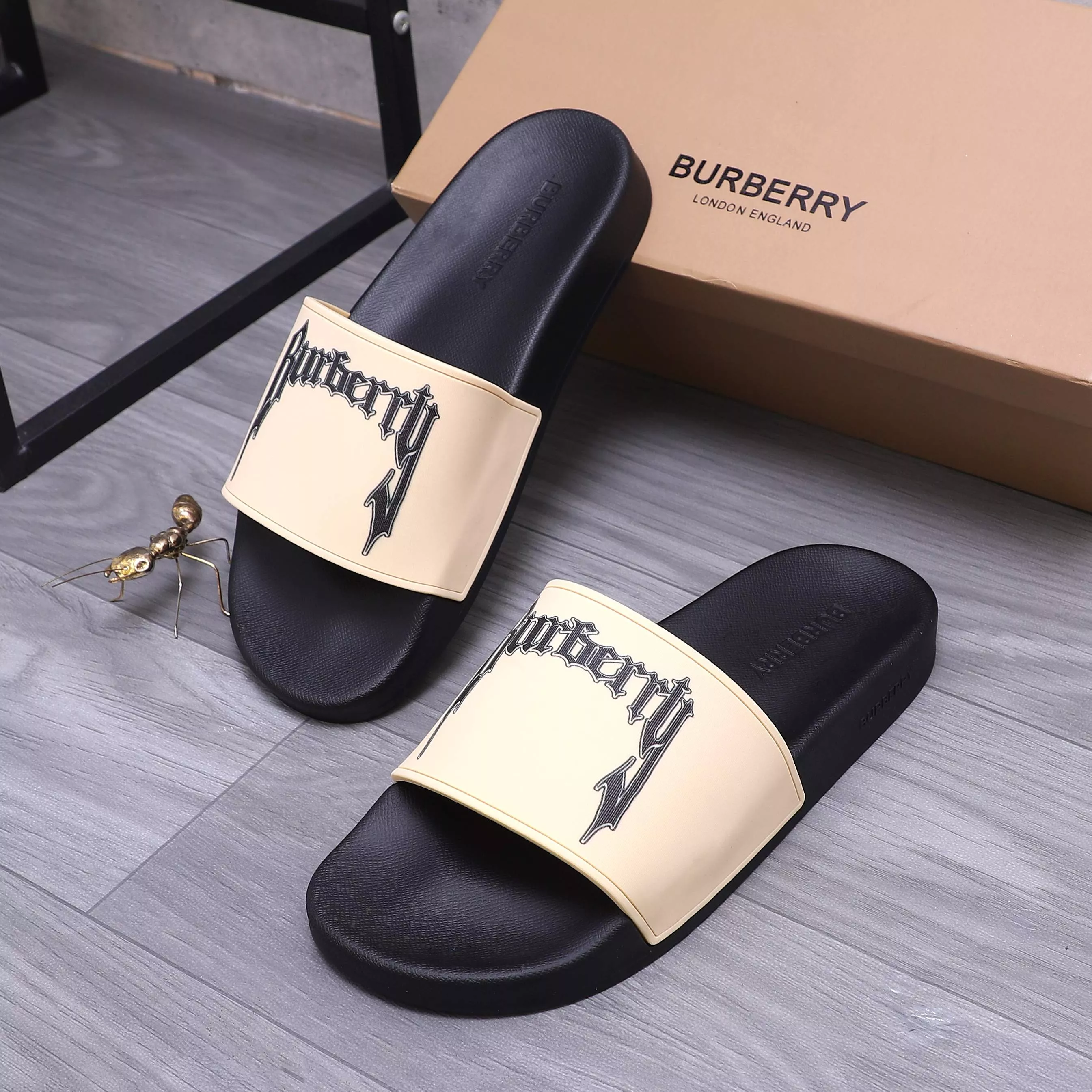 SportInspired 2052 Burberry Slippers For Men