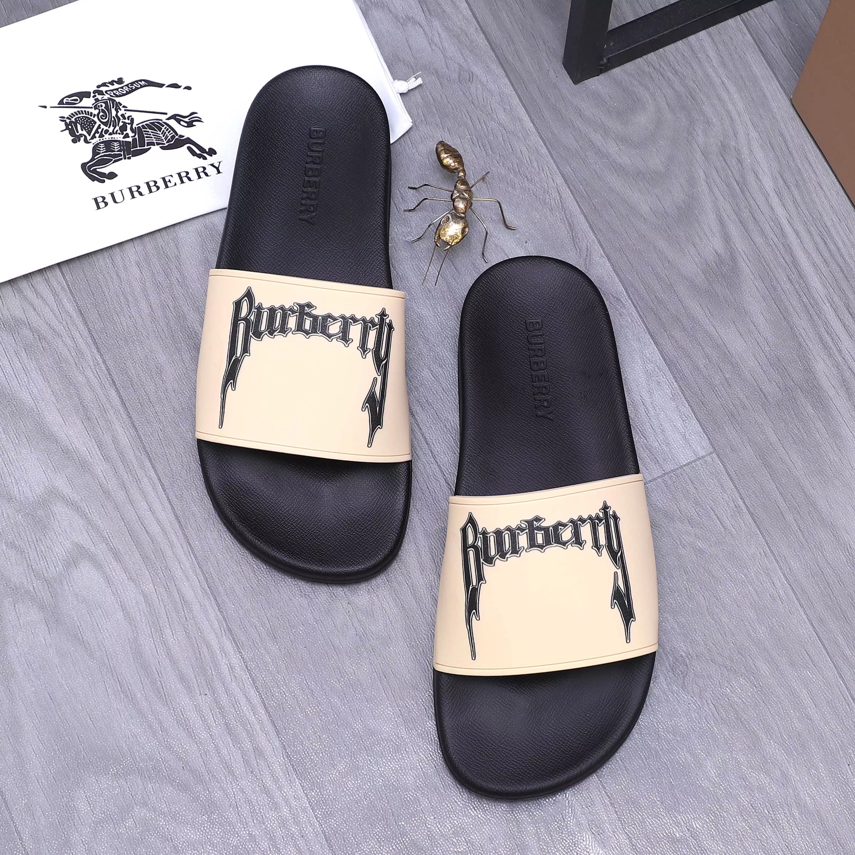 SportInspired 2052 Burberry Slippers For Men