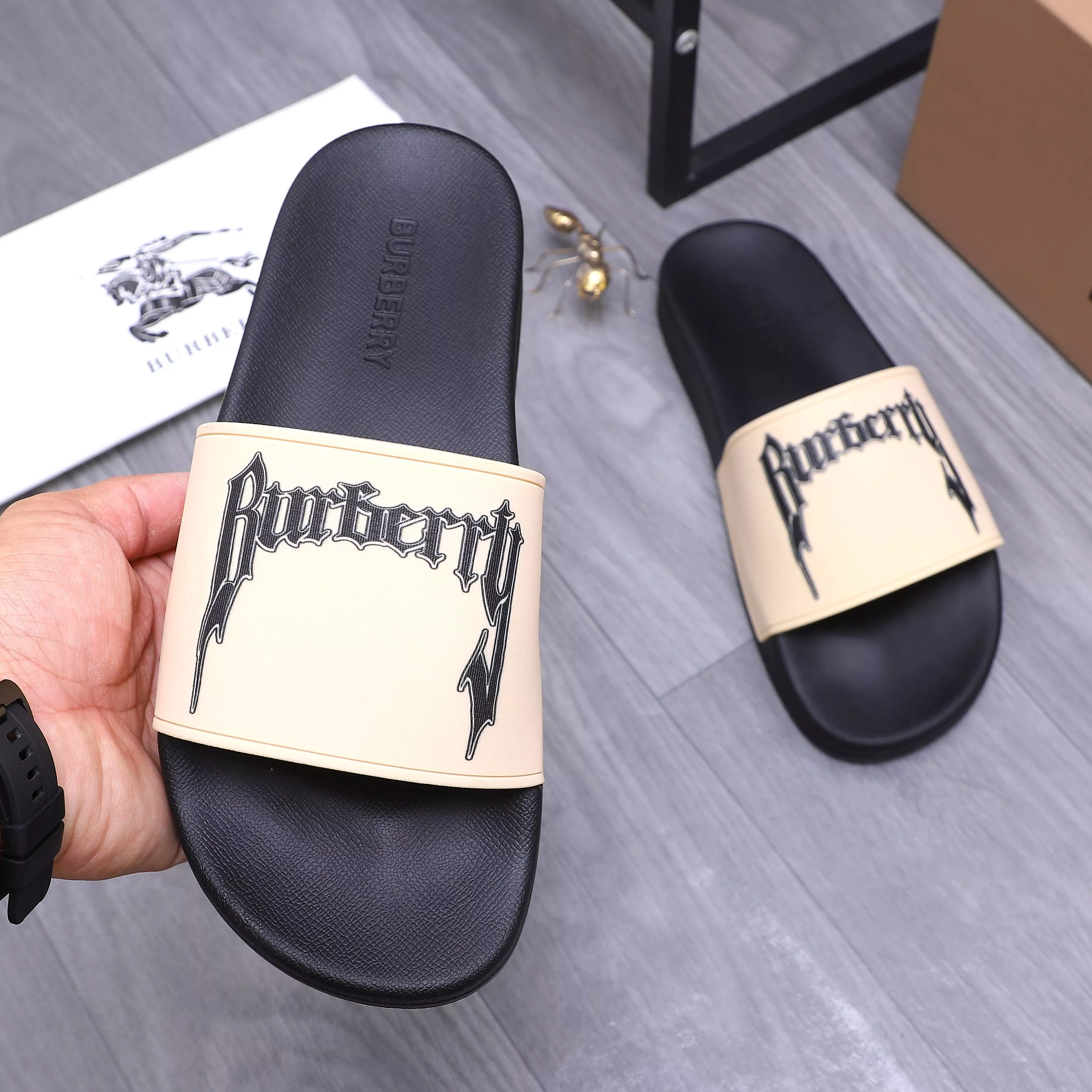 SportInspired 2052 Burberry Slippers For Men
