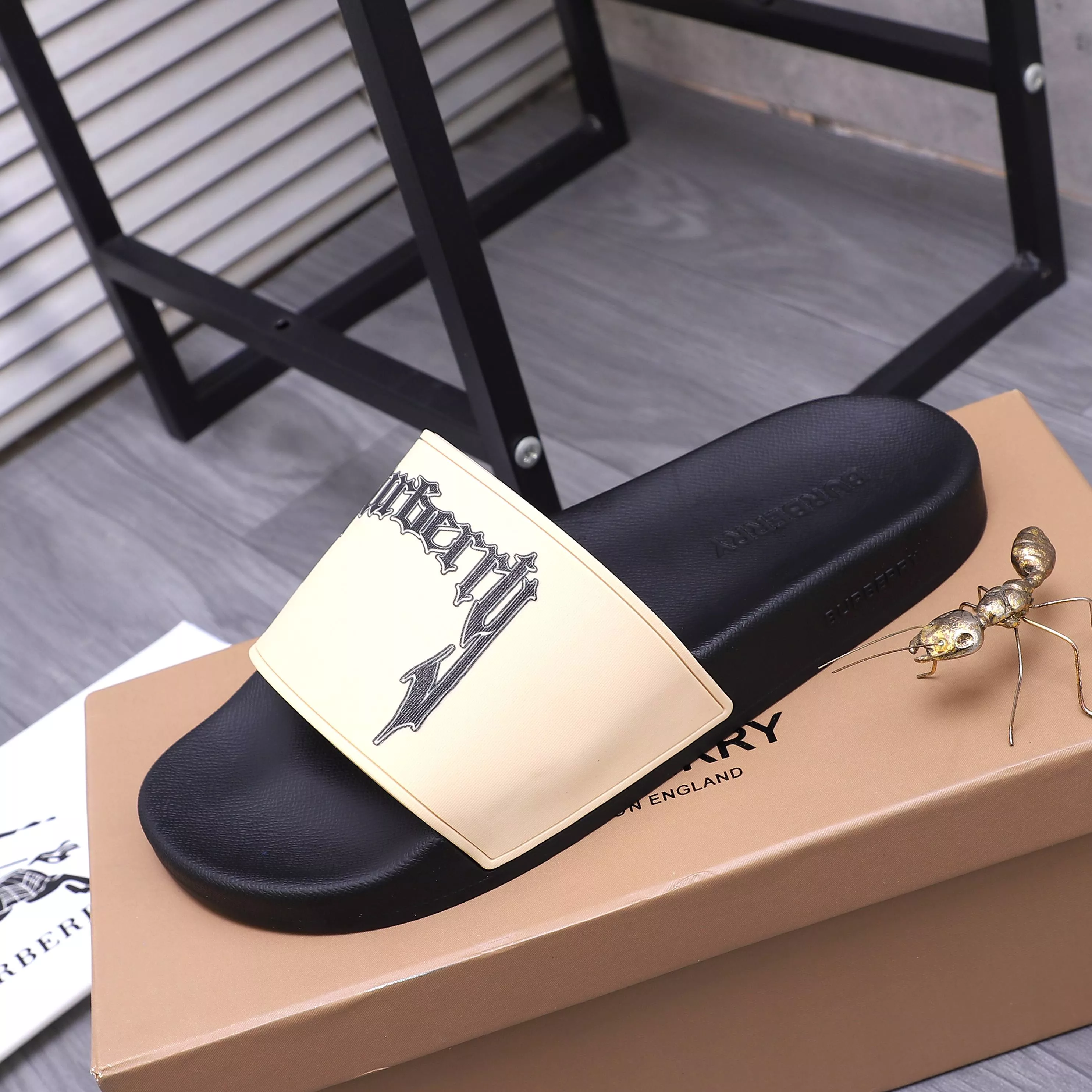SportInspired 2052 Burberry Slippers For Men
