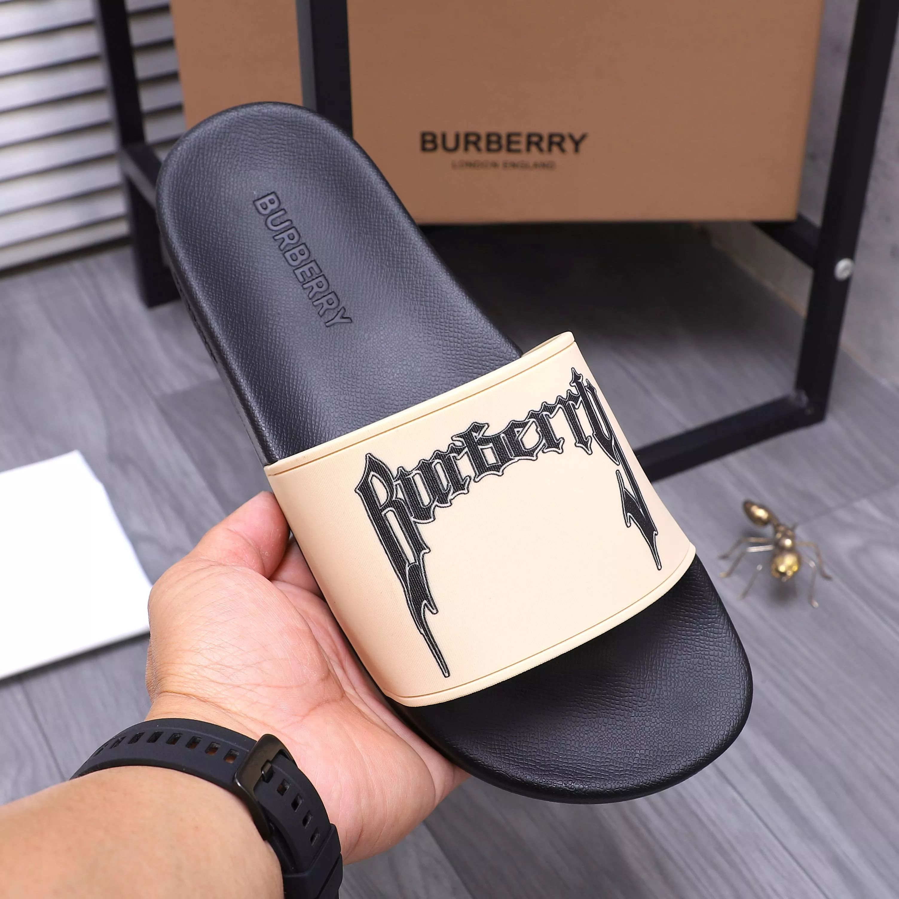 SportInspired 2052 Burberry Slippers For Men