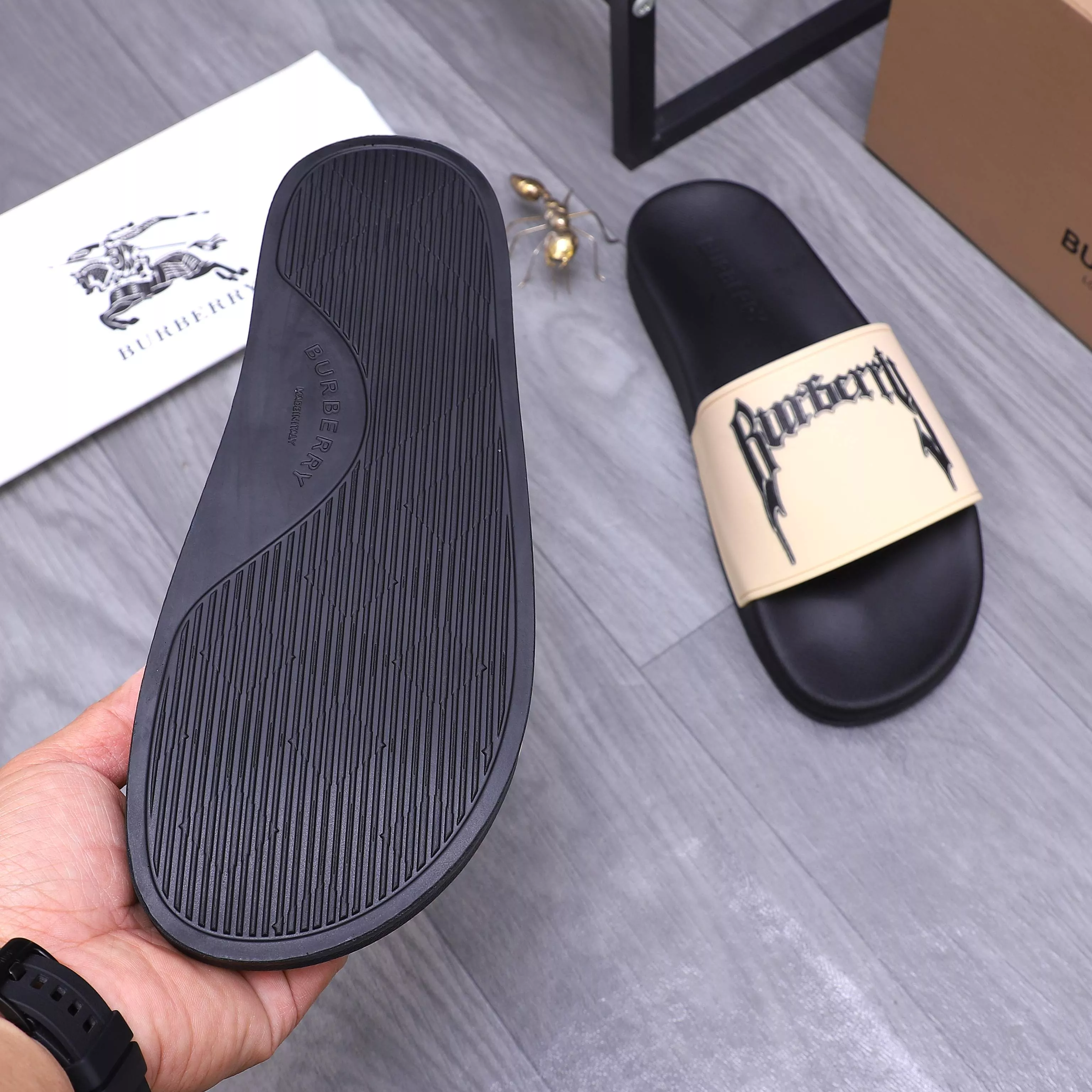 SportInspired 2052 Burberry Slippers For Men