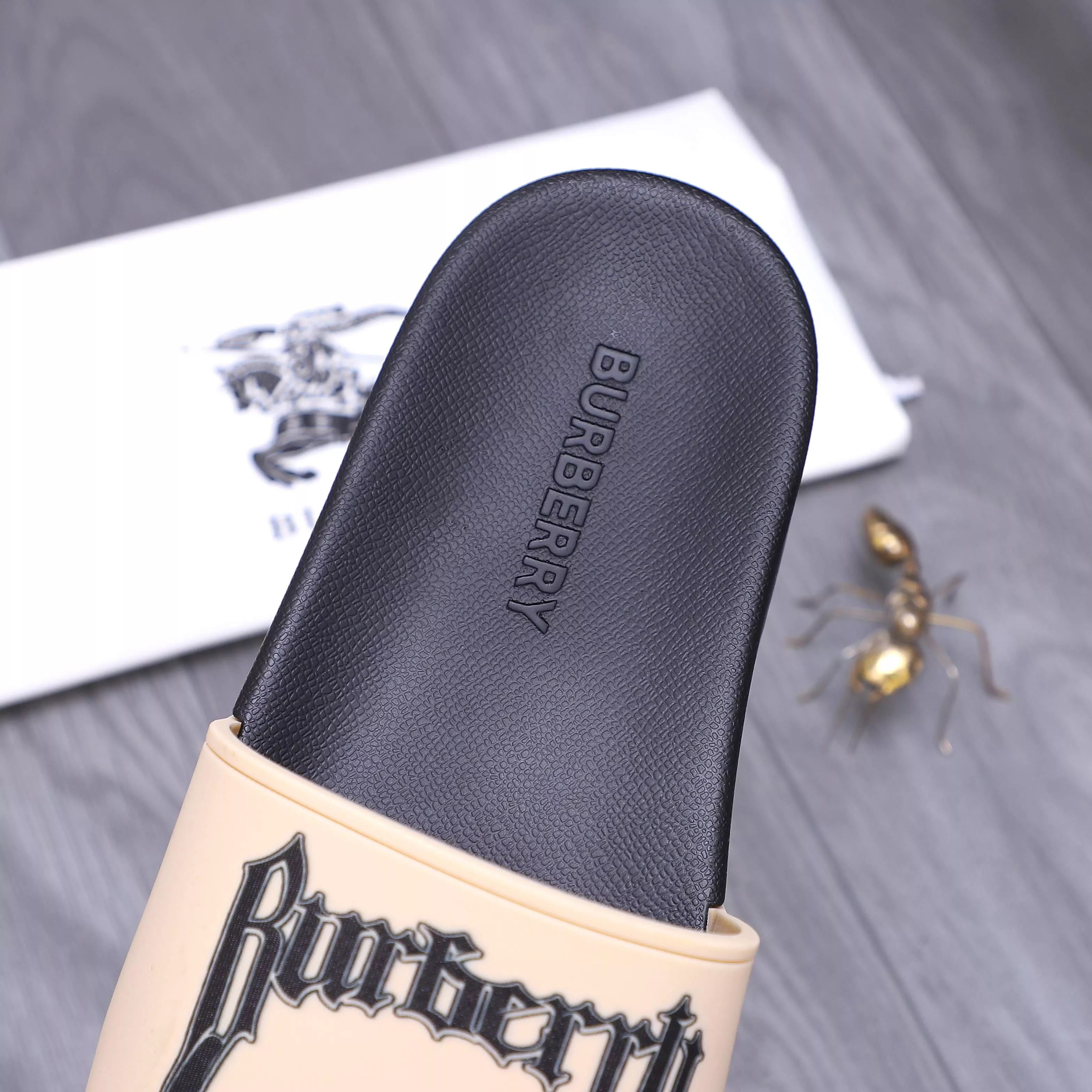 SportInspired 2052 Burberry Slippers For Men