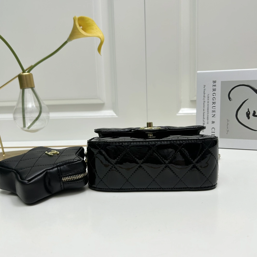 SportInspired 2089 Chanel AAA Quality Shoulder Bags For Women