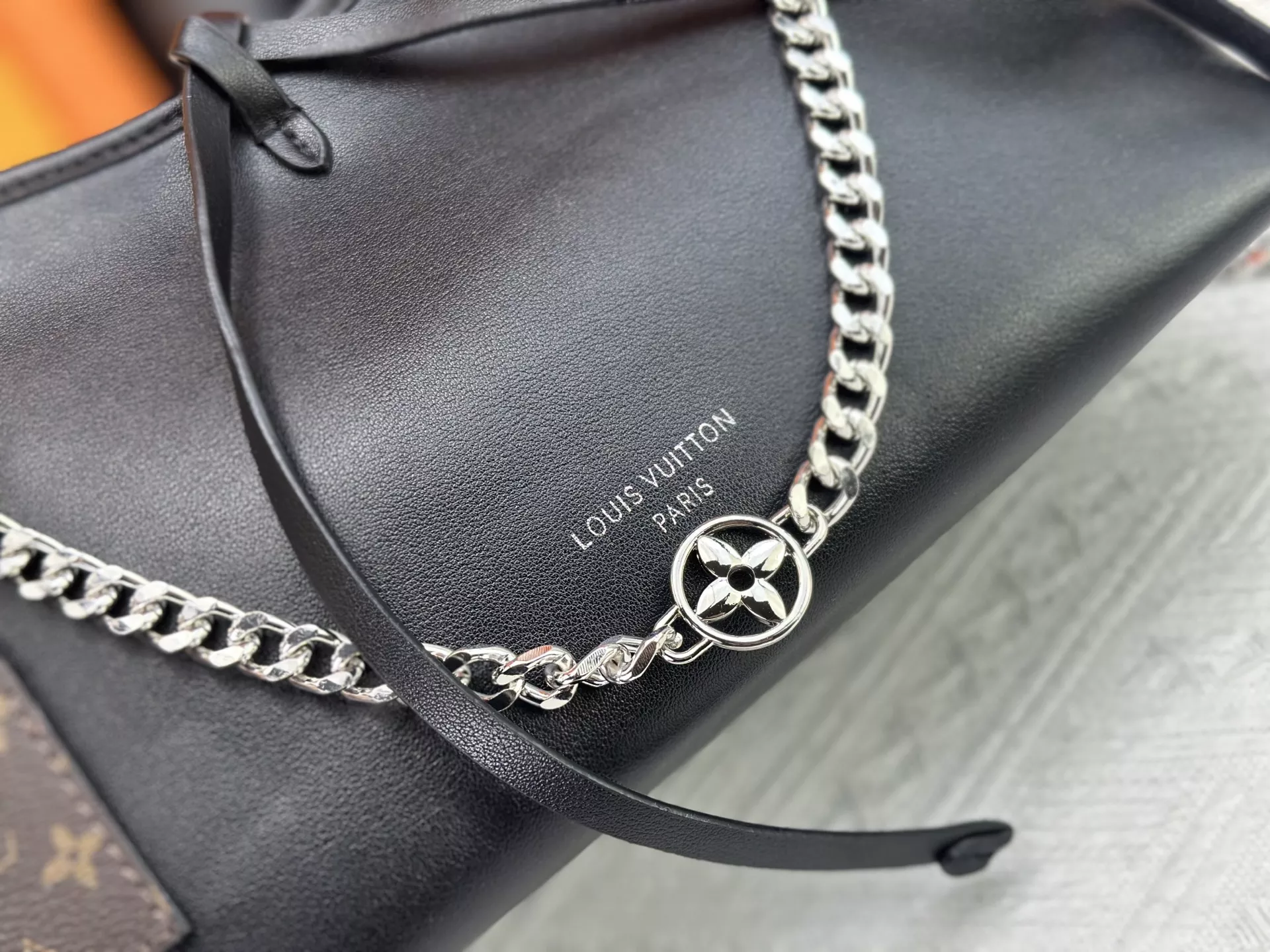 SportInspired 2233 Louis Vuitton AAA Quality Messenger Bags For Women