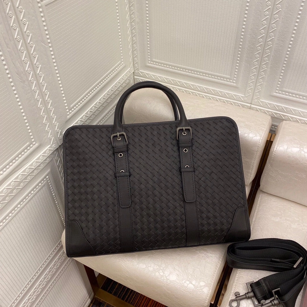 SportInspired 3058 Bottega Veneta AAA Man Handbags