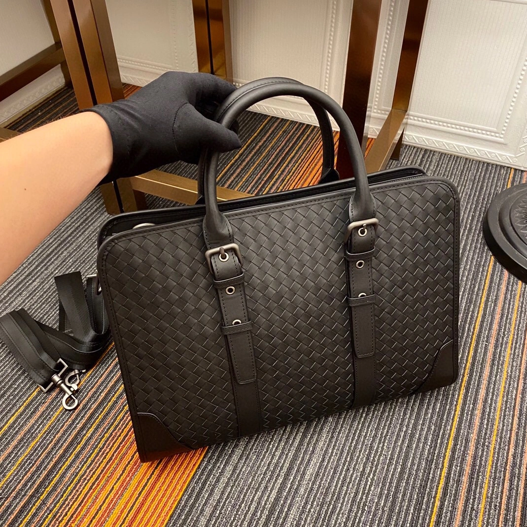 SportInspired 3058 Bottega Veneta AAA Man Handbags