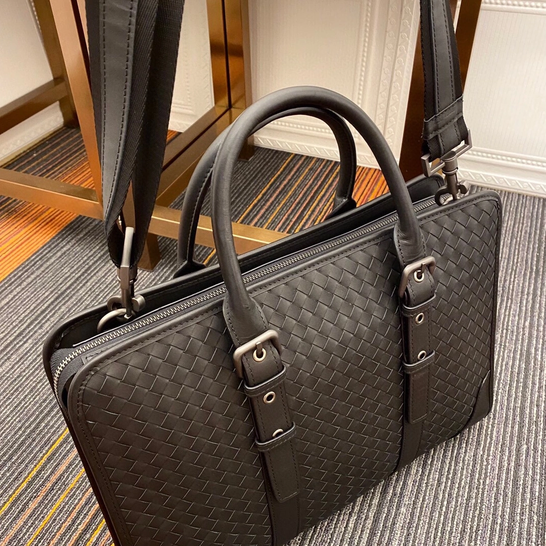 SportInspired 3058 Bottega Veneta AAA Man Handbags