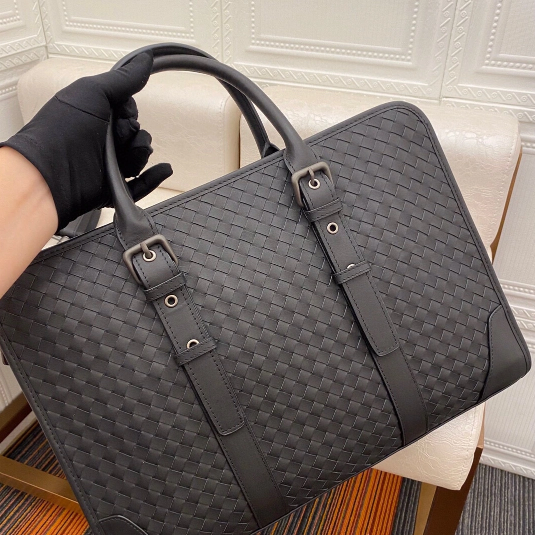 SportInspired 3058 Bottega Veneta AAA Man Handbags
