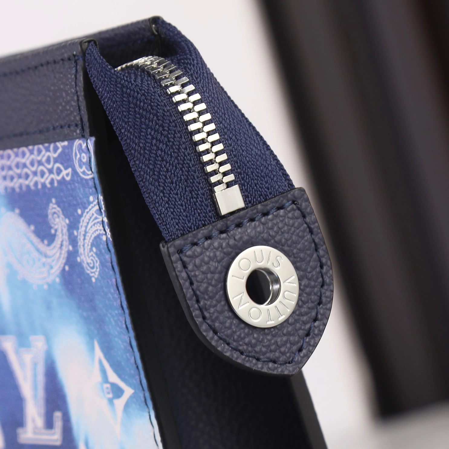 SportInspired 3107 Louis Vuitton AAA Man Wallets