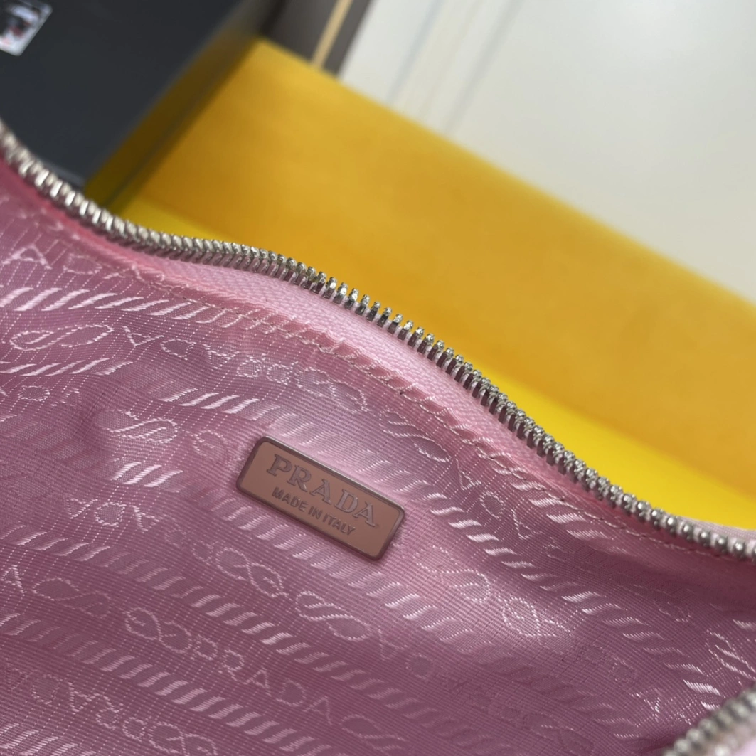 SportInspired 3250 Prada AAA Quality Shoulder Bags For Women
