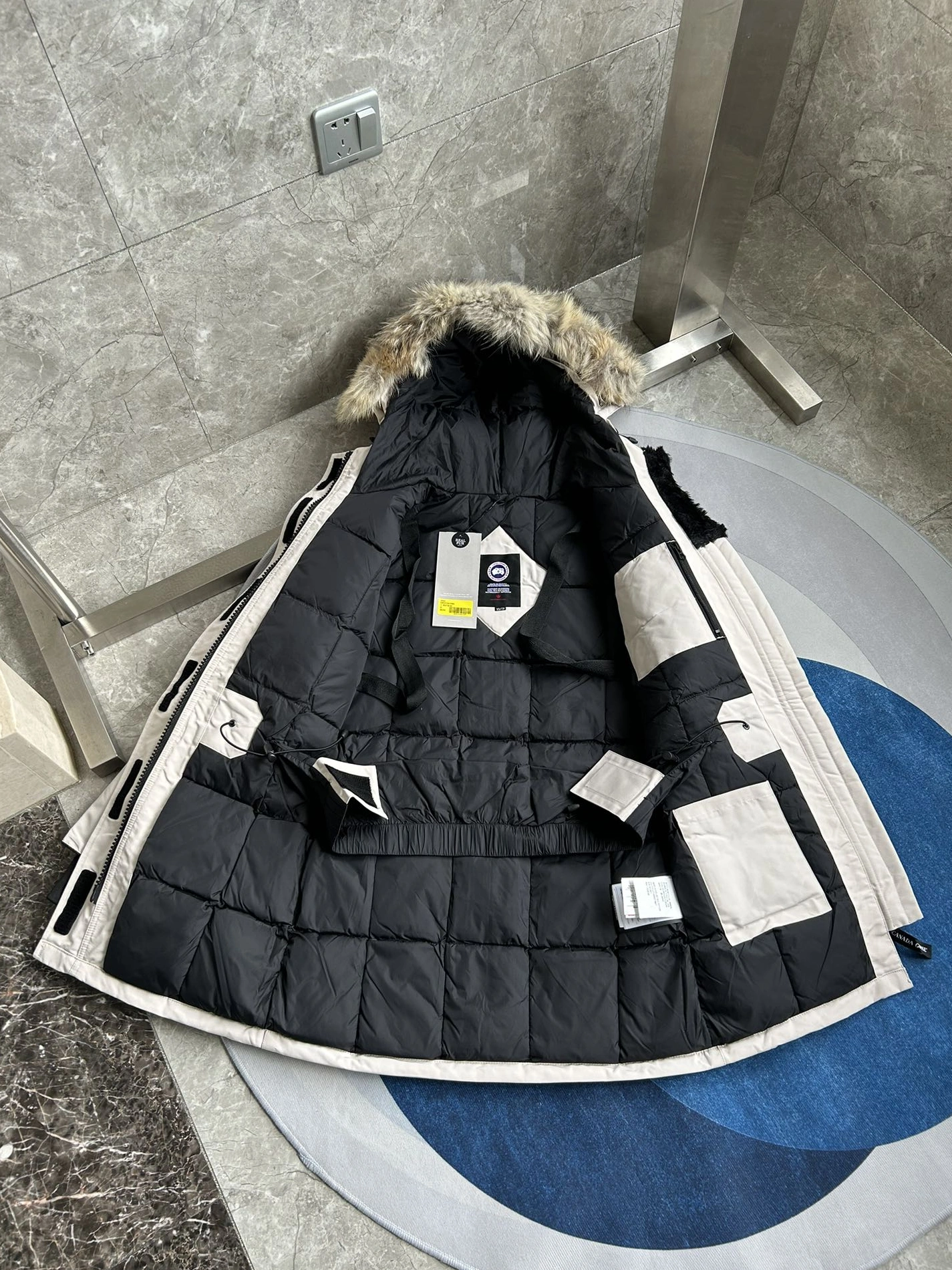 SportInspired 3259 Canada Goose Down Feather Coat Long Sleeved For Women