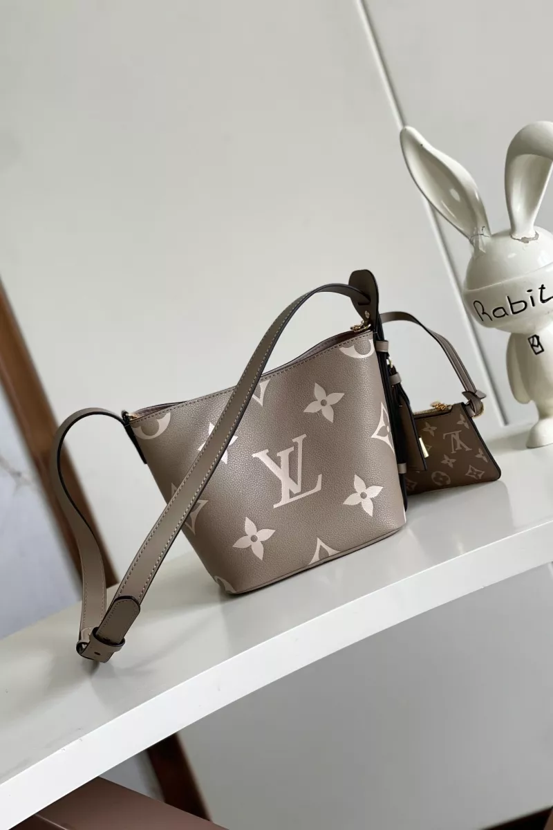 SportInspired 3515 Louis Vuitton AAA Quality Messenger Bags For Women