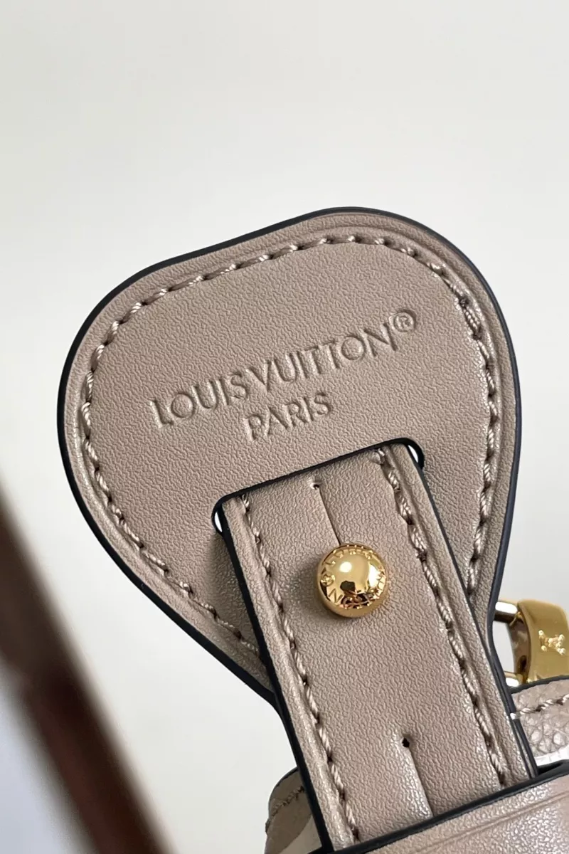 SportInspired 3515 Louis Vuitton AAA Quality Messenger Bags For Women