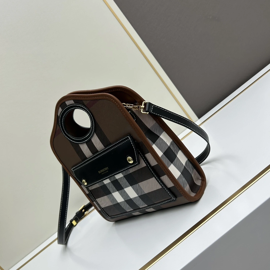 SportInspired 3881 Burberry AAA Quality Messenger Bags For Women
