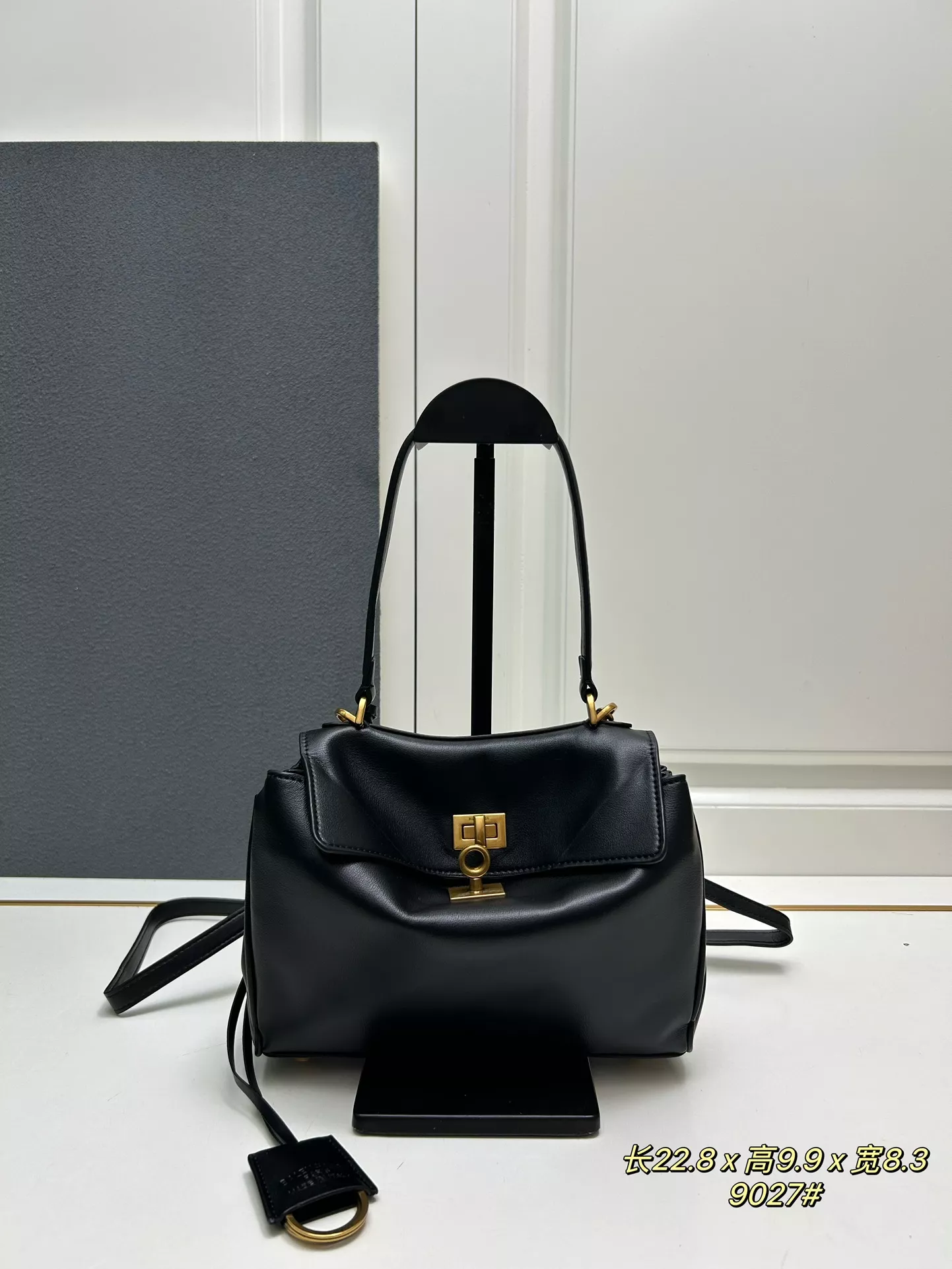 SportInspired 4067 Balenciaga AAA Quality Shoulder Bags For Women
