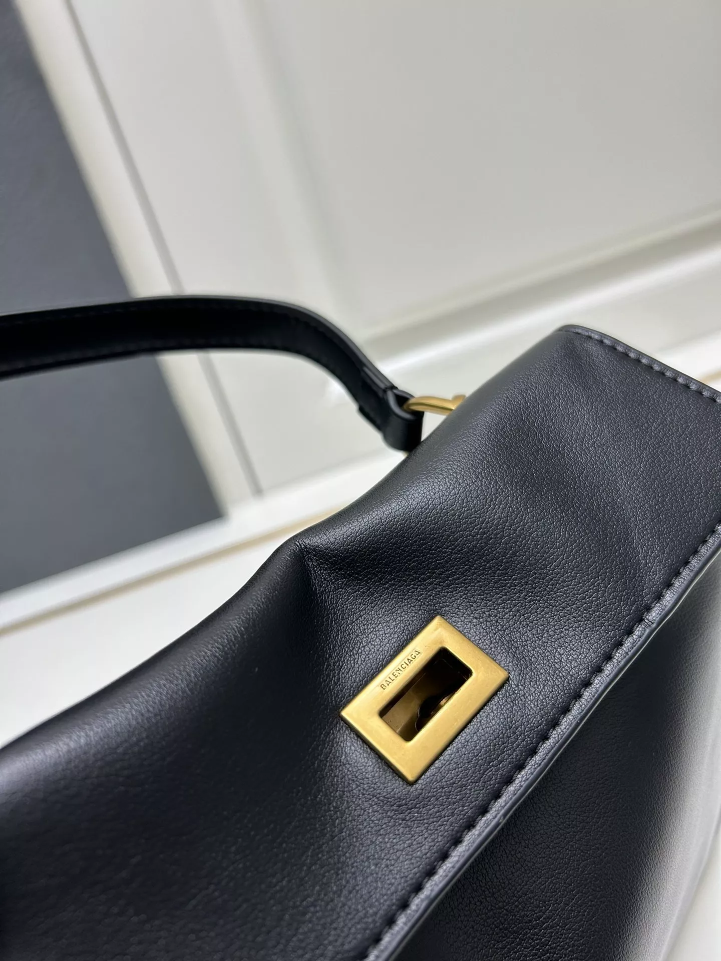 SportInspired 4067 Balenciaga AAA Quality Shoulder Bags For Women