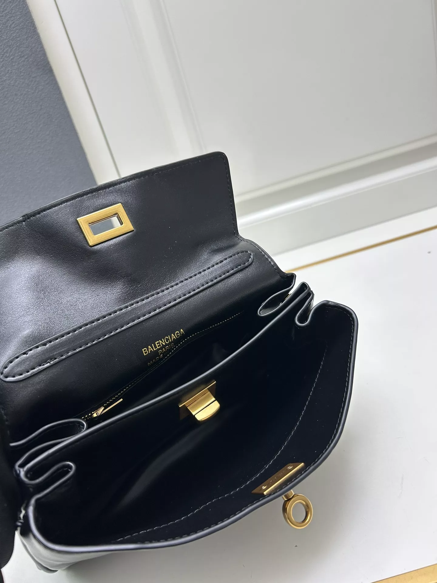 SportInspired 4067 Balenciaga AAA Quality Shoulder Bags For Women