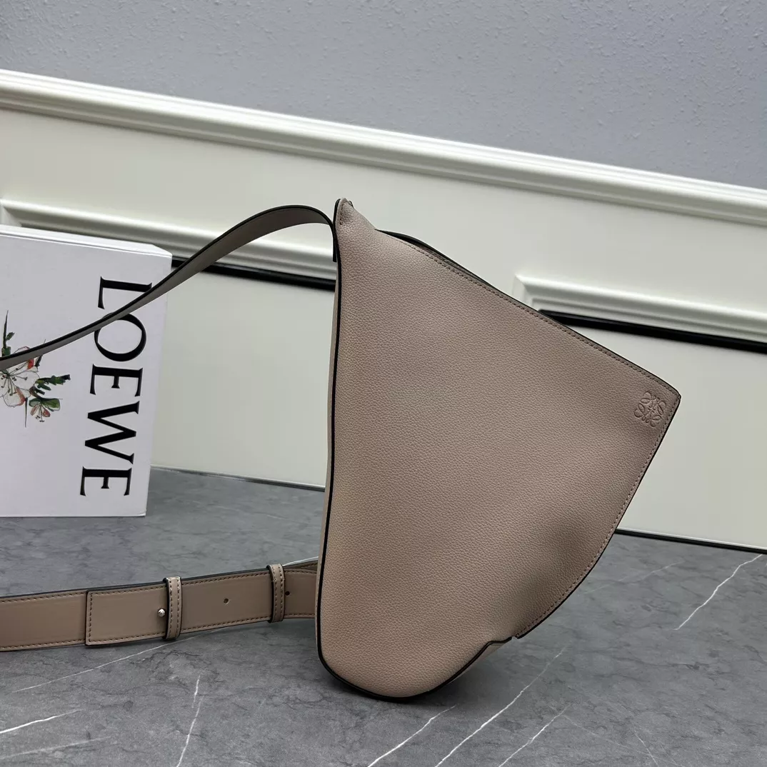 SportInspired 4071 LOEWE AAA Quality Messenger Bags For Unisex