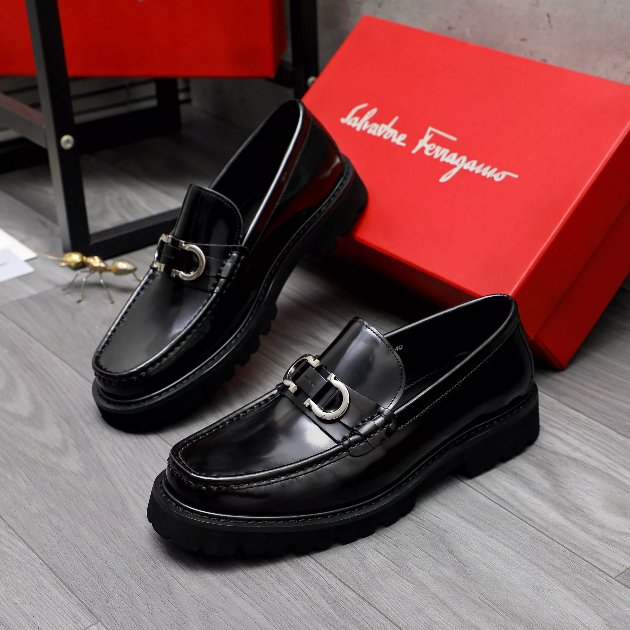SportInspired 410 Salvatore Ferragamo Leather Shoes For Men