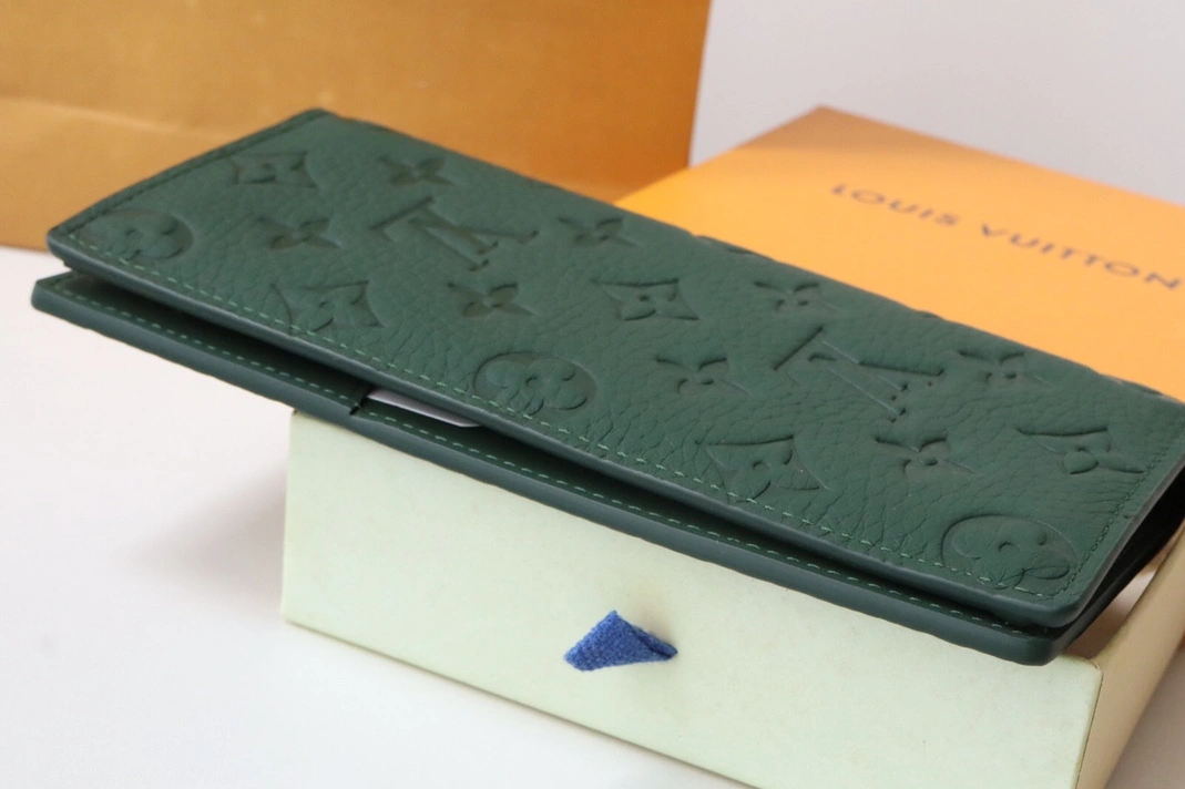 SportInspired 4327 Louis Vuitton AAA Quality Card Case