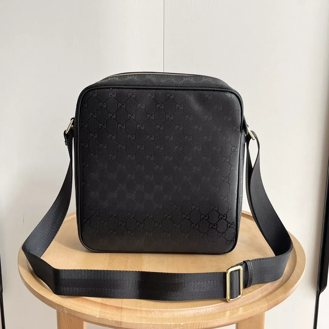 SportInspired 4517 Gucci AAA Man Messenger Bags