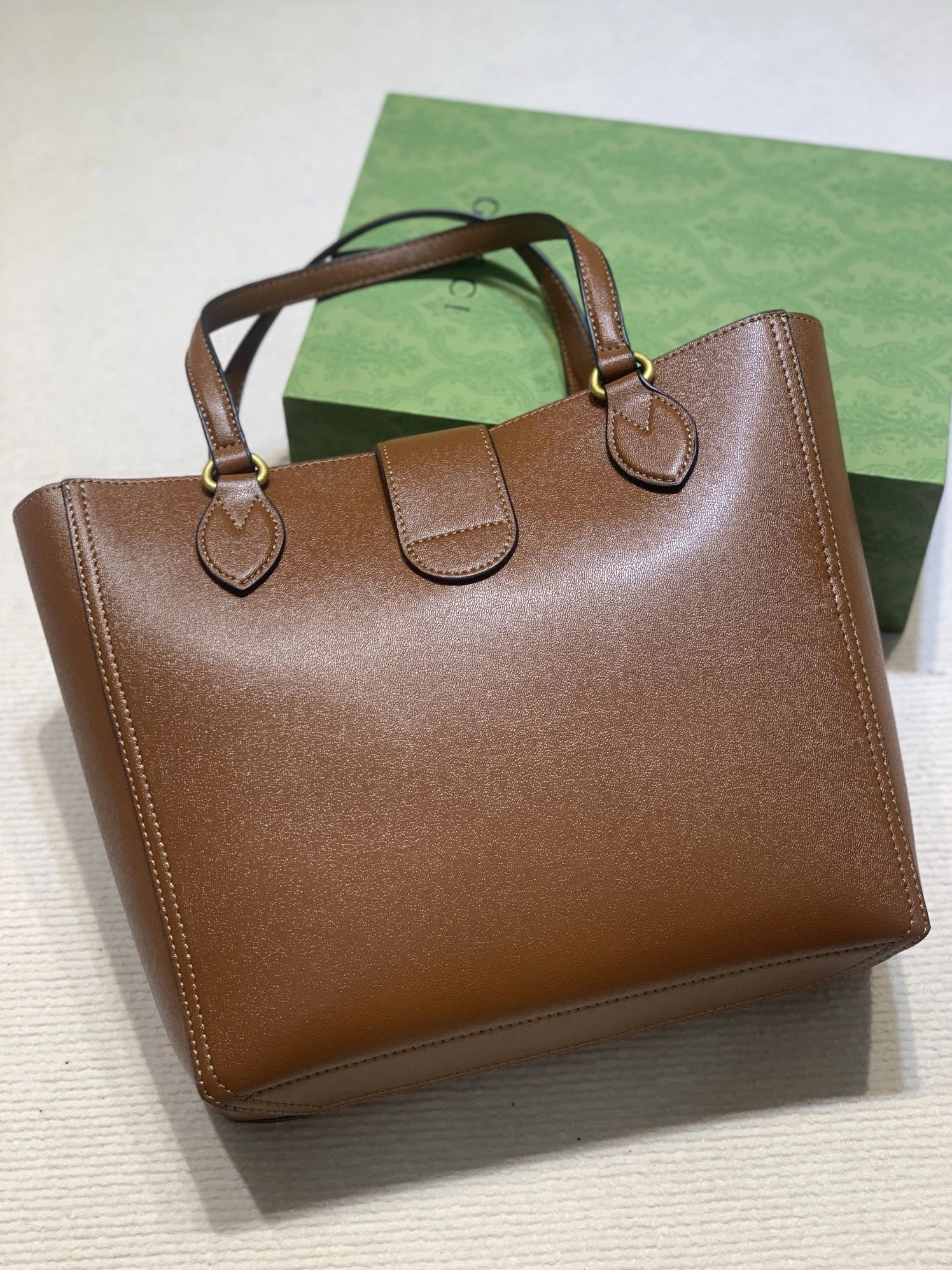 SportInspired 522 Gucci AAA Quality Handbags For Women