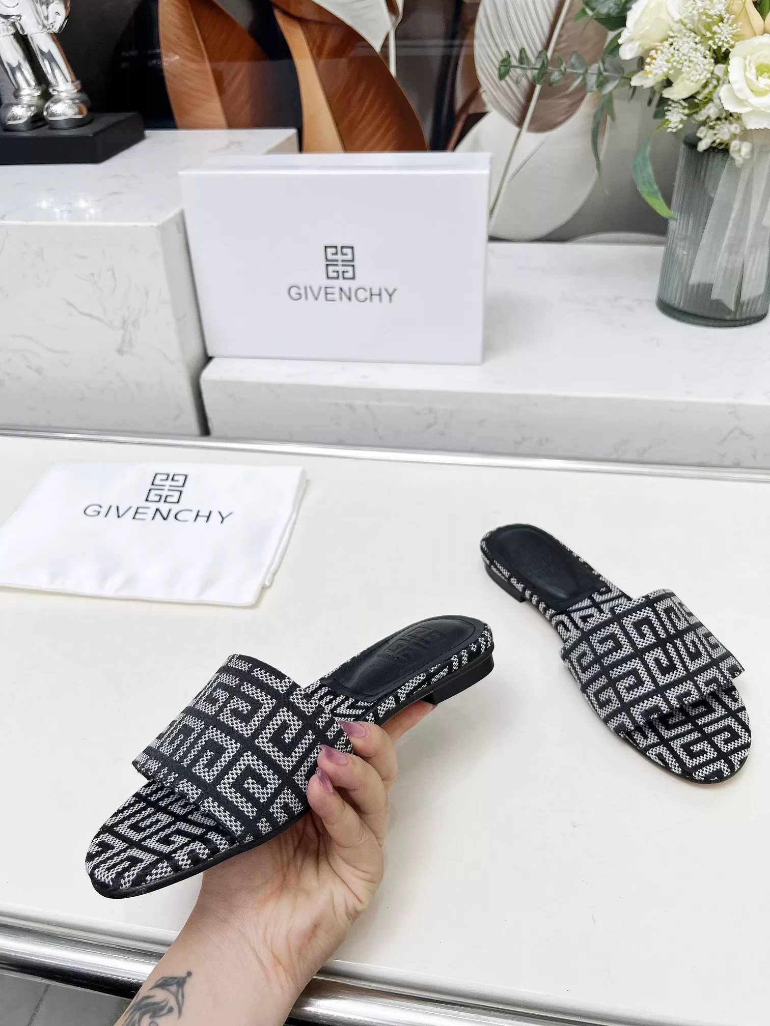 SportInspired 5537 Givenchy Slippers For Women