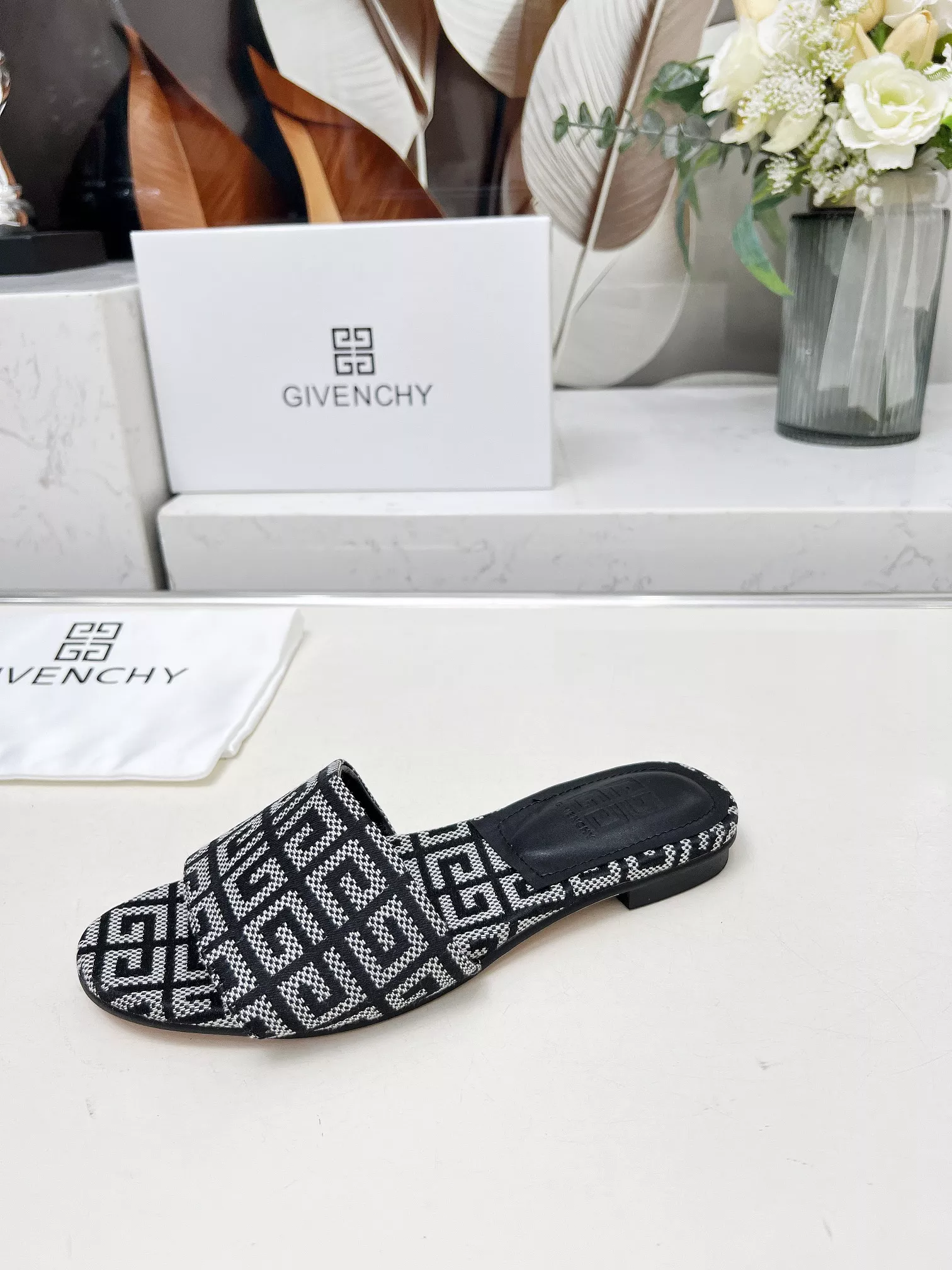 SportInspired 5537 Givenchy Slippers For Women