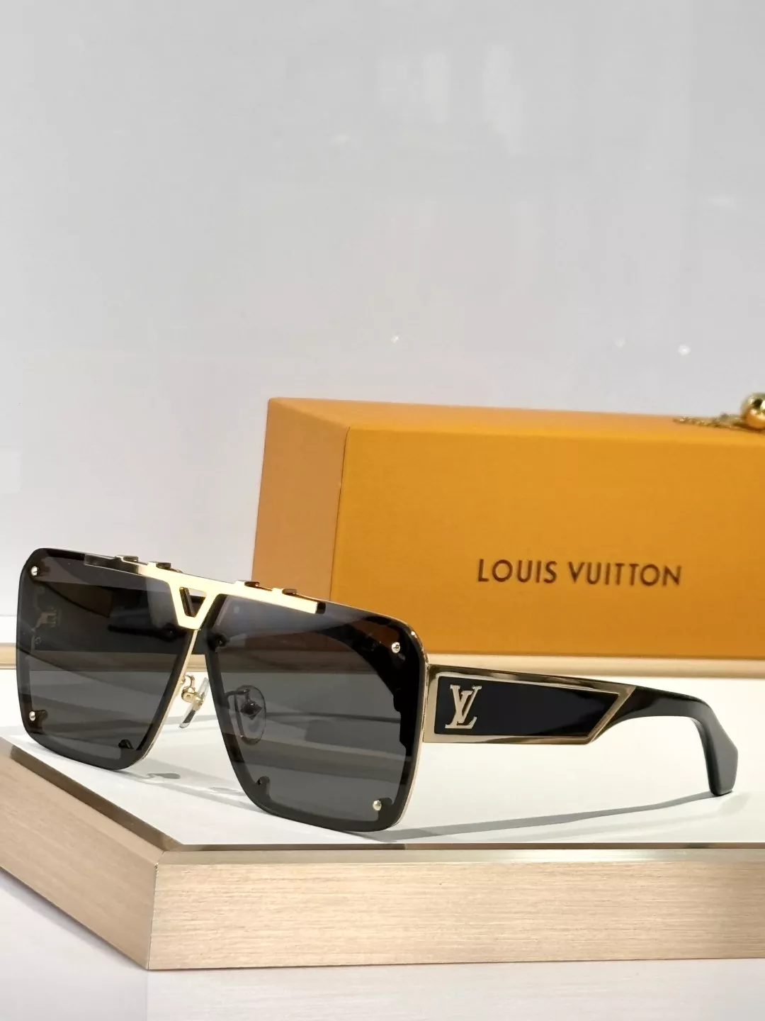 SportInspired 5590 Louis Vuitton AAA Quality Sunglasses