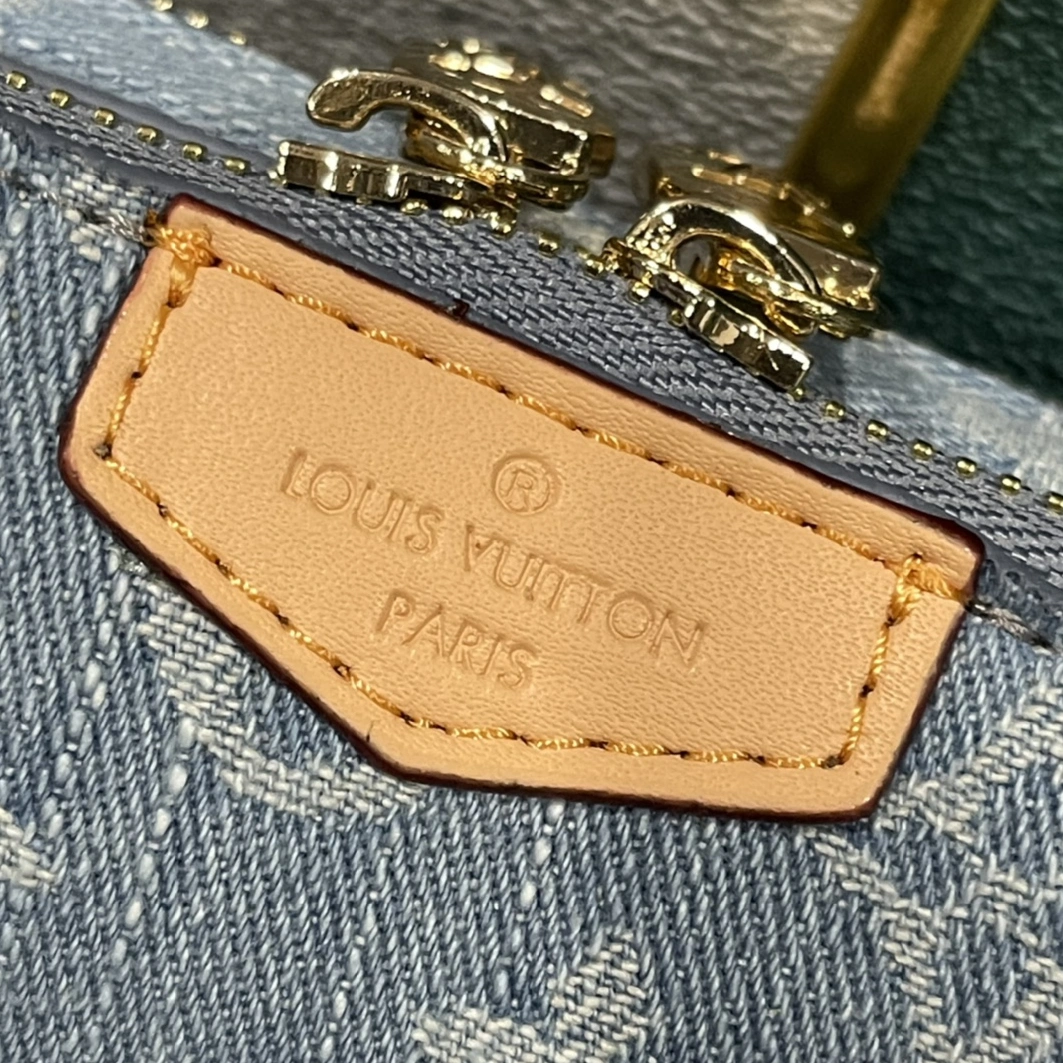 SportInspired 5768 Louis Vuitton AAA Quality Messenger Bags For Unisex