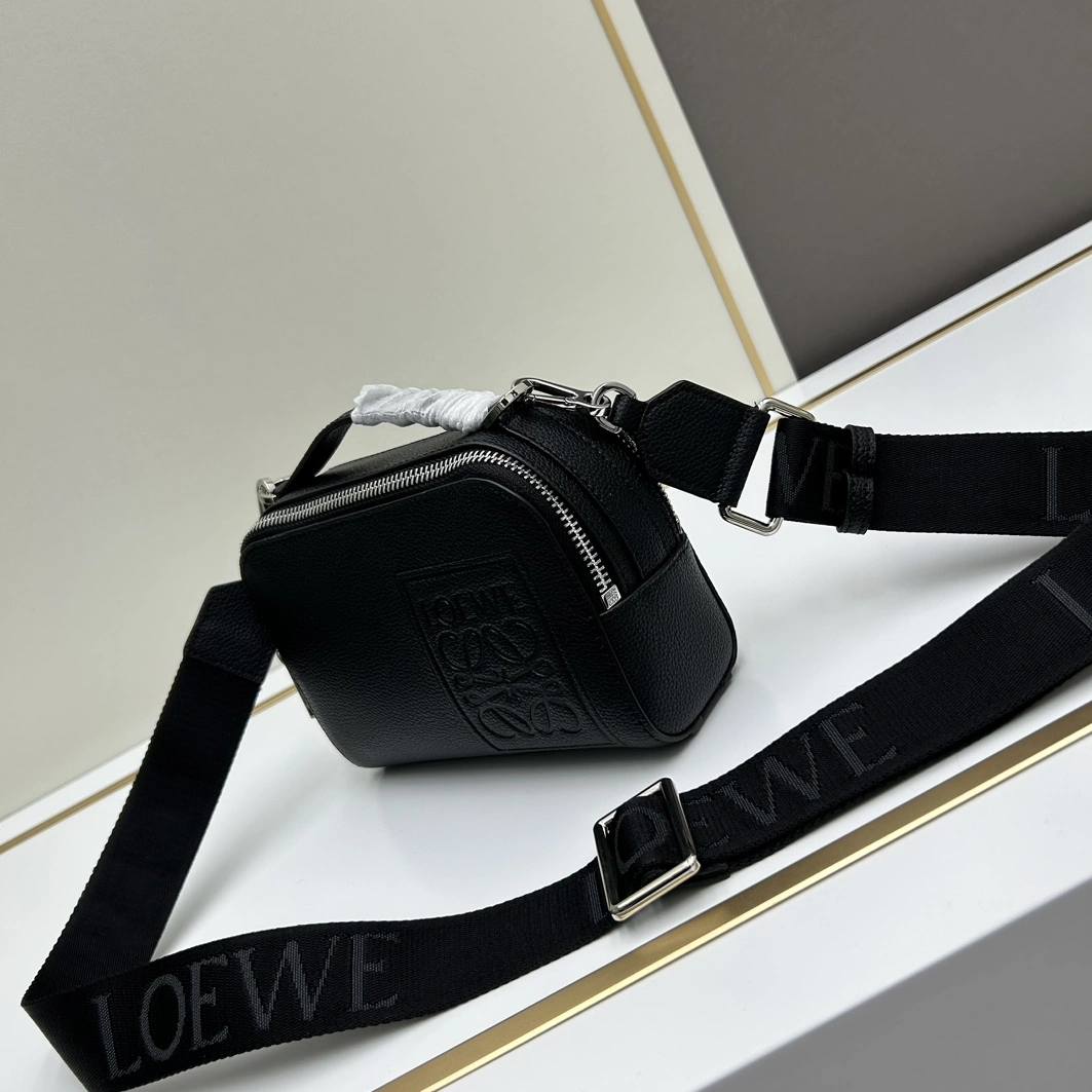 SportInspired 5777 LOEWE AAA Quality Messenger Bags For Women