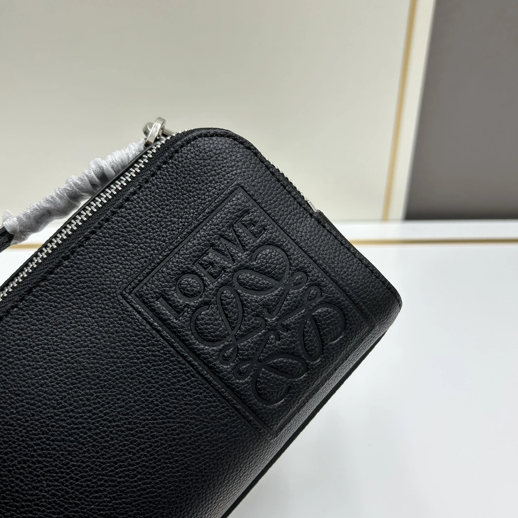 SportInspired 5777 LOEWE AAA Quality Messenger Bags For Women