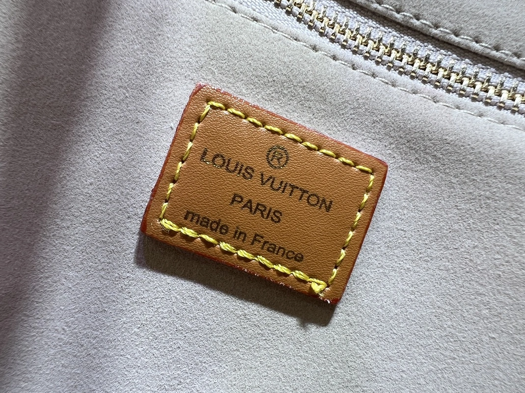 SportInspired 5862 Louis Vuitton AAA Quality Handbags For Women