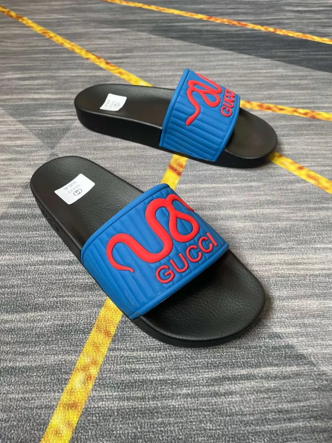 SportInspired 5884 Gucci Slippers For Men