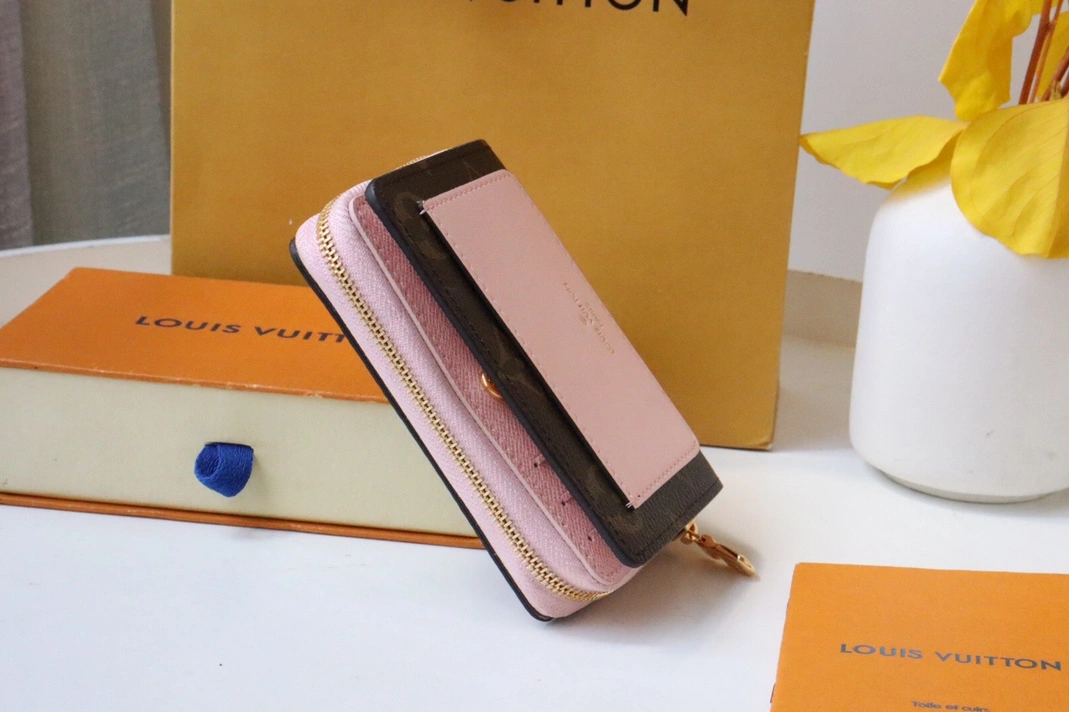 SportInspired 5977 Louis Vuitton AAA Quality Card Case