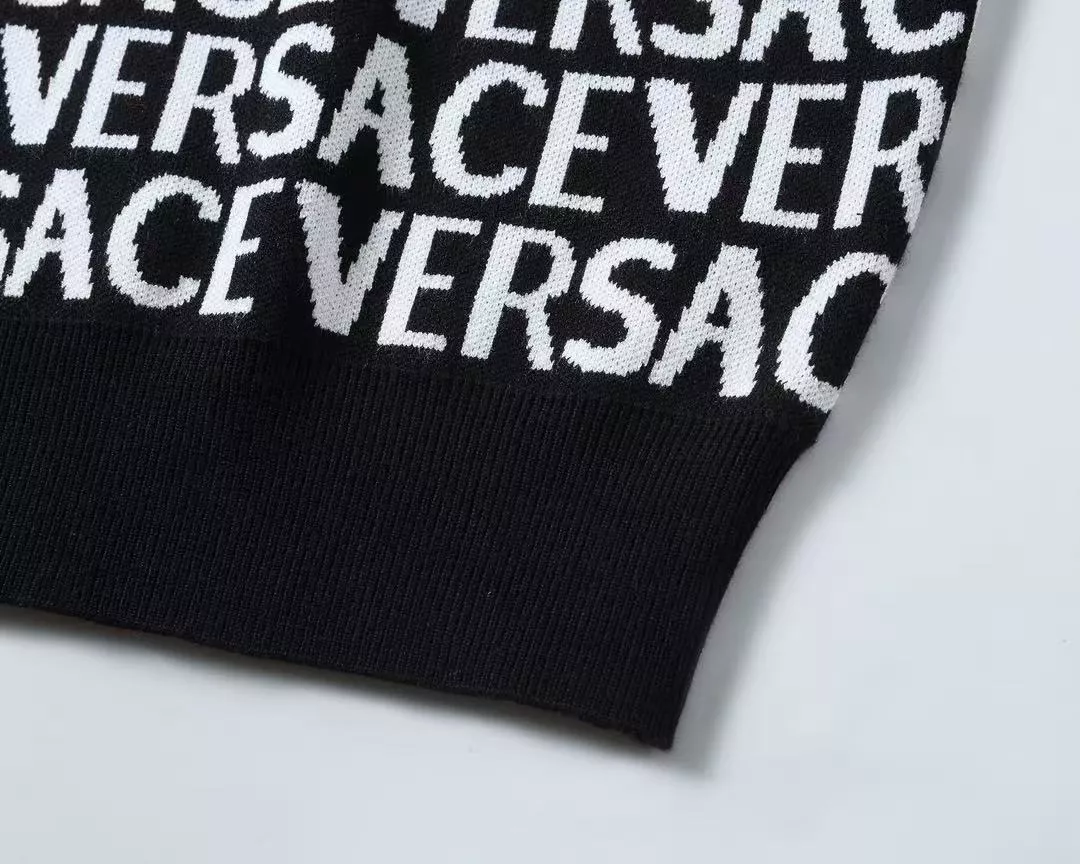 SportInspired 602 Versace Sweaters Long Sleeved For Men