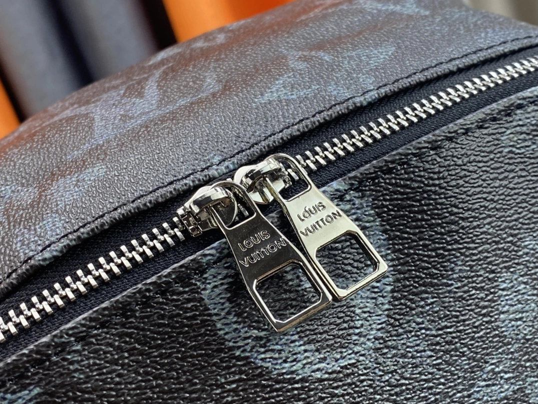 SportInspired 6108 Louis Vuitton LV AAA Man Backpacks