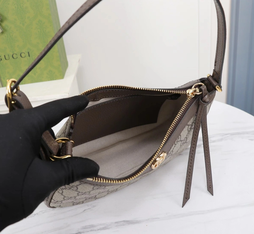 SportInspired 636 Gucci AAA Quality Shoulder Bags For Women