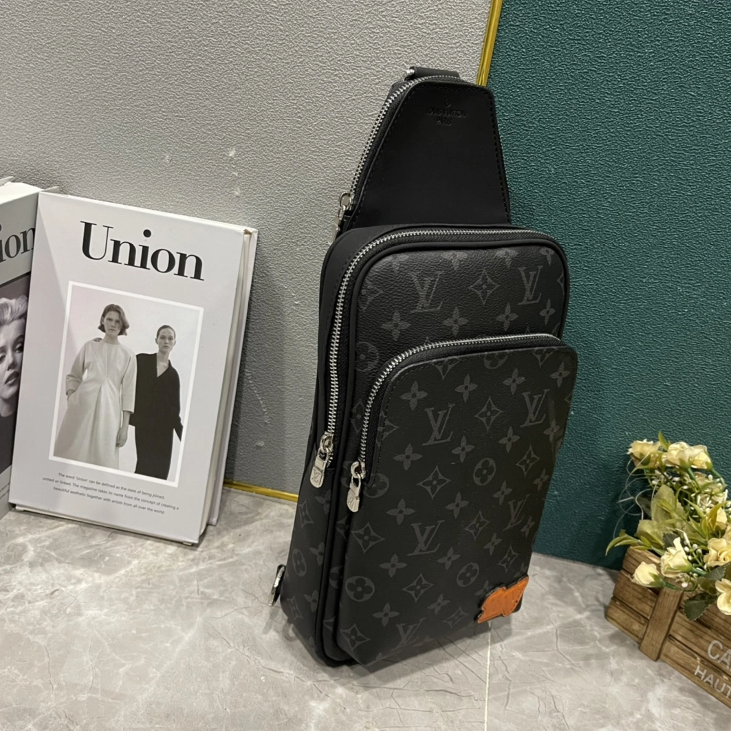 SportInspired 6967 Louis Vuitton AAA Man Messenger Bags