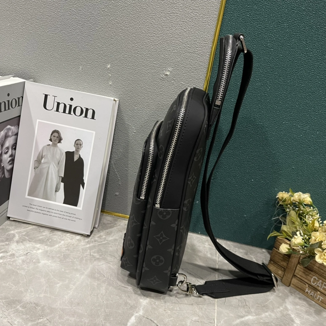 SportInspired 6967 Louis Vuitton AAA Man Messenger Bags