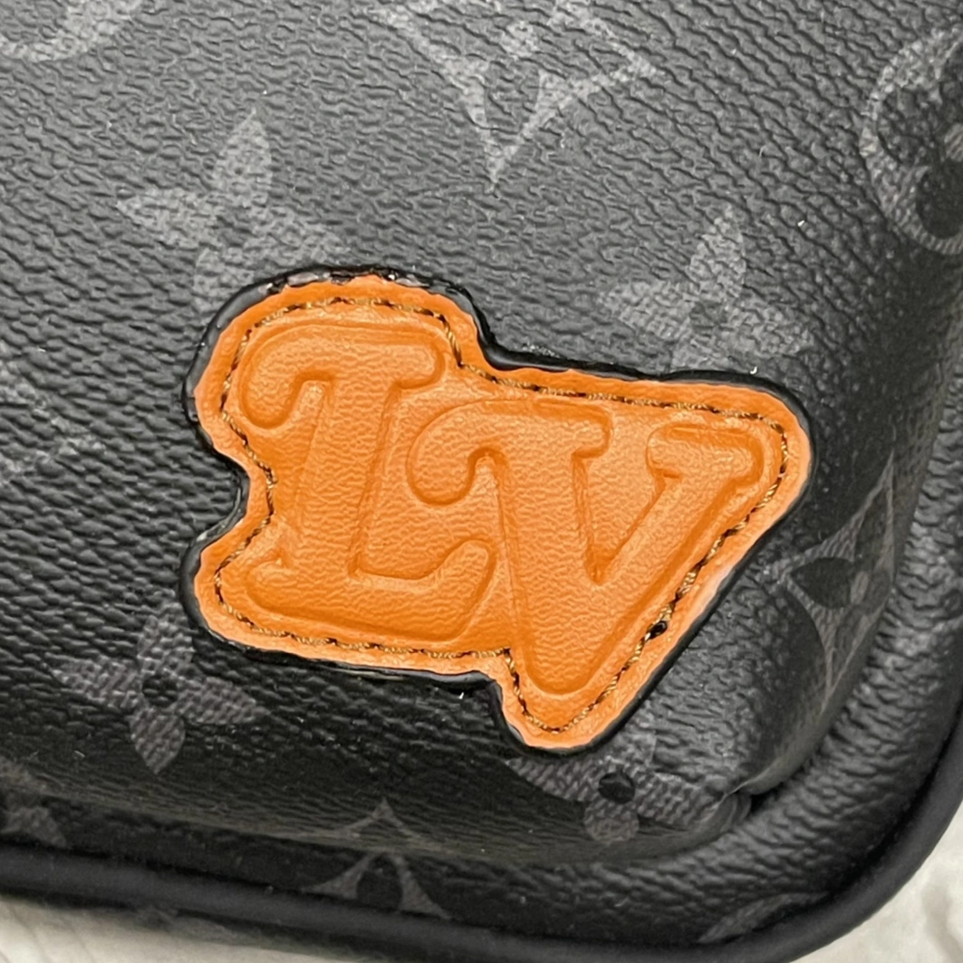 SportInspired 6967 Louis Vuitton AAA Man Messenger Bags
