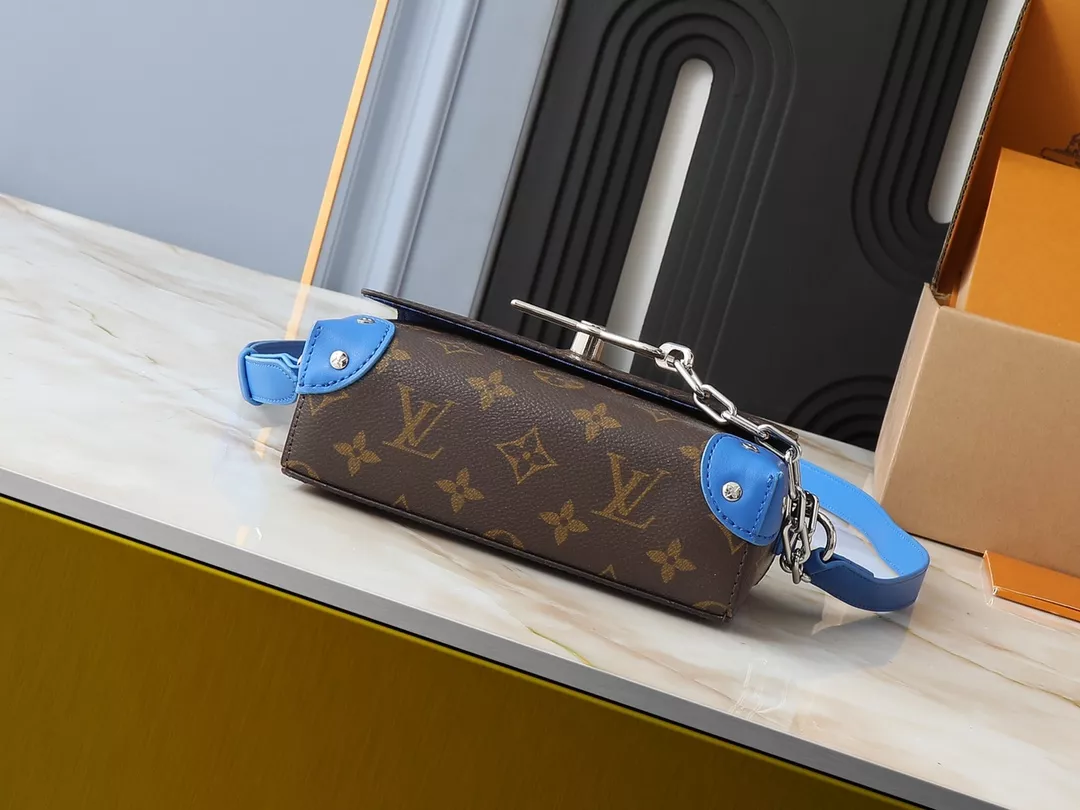 SportInspired 7404 Louis Vuitton AAA Quality Messenger Bags For Women