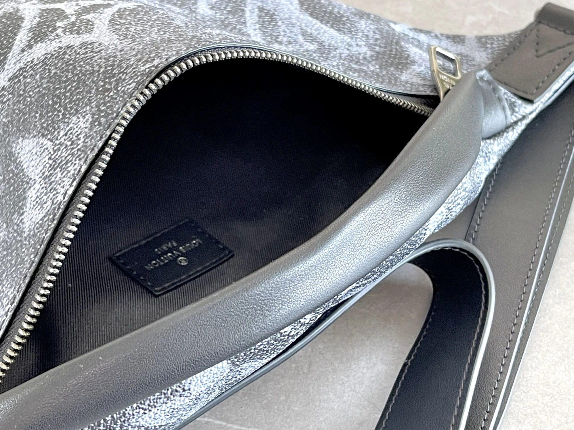 SportInspired 7516 Louis Vuitton LV AAA Quality Belt Bags